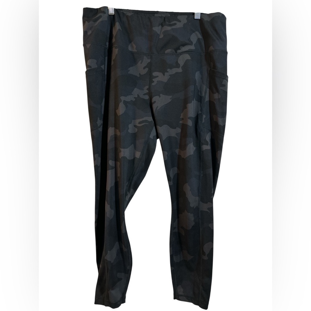 Yogalicious Women's Black Camouflage Leggings